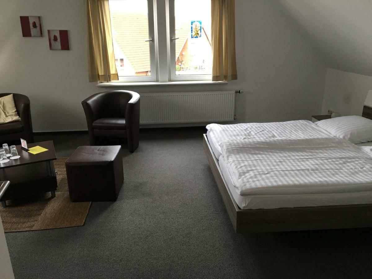 Pension Zum Angestellten Porta Westfalica Buitenkant foto