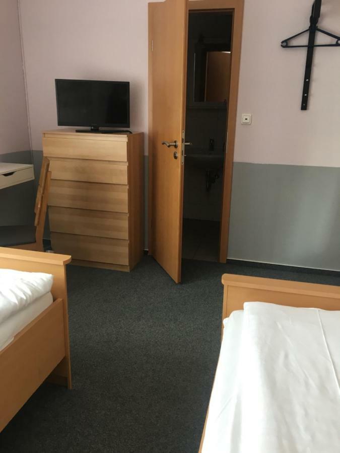 Pension Zum Angestellten Porta Westfalica Buitenkant foto