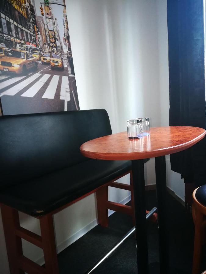 Pension Zum Angestellten Porta Westfalica Buitenkant foto